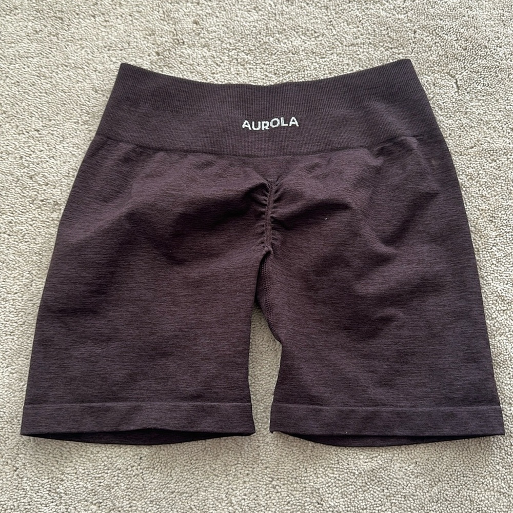AUROLA mid waist shorts